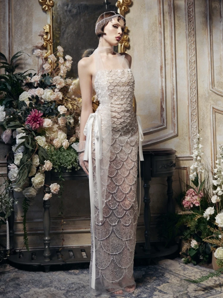 

Sexy Halter Neck Luxury Sequins Beading Long Dress Women Sleeveless Backless Folds Shiny Beaded Slim Dresses Evening Party Gowns