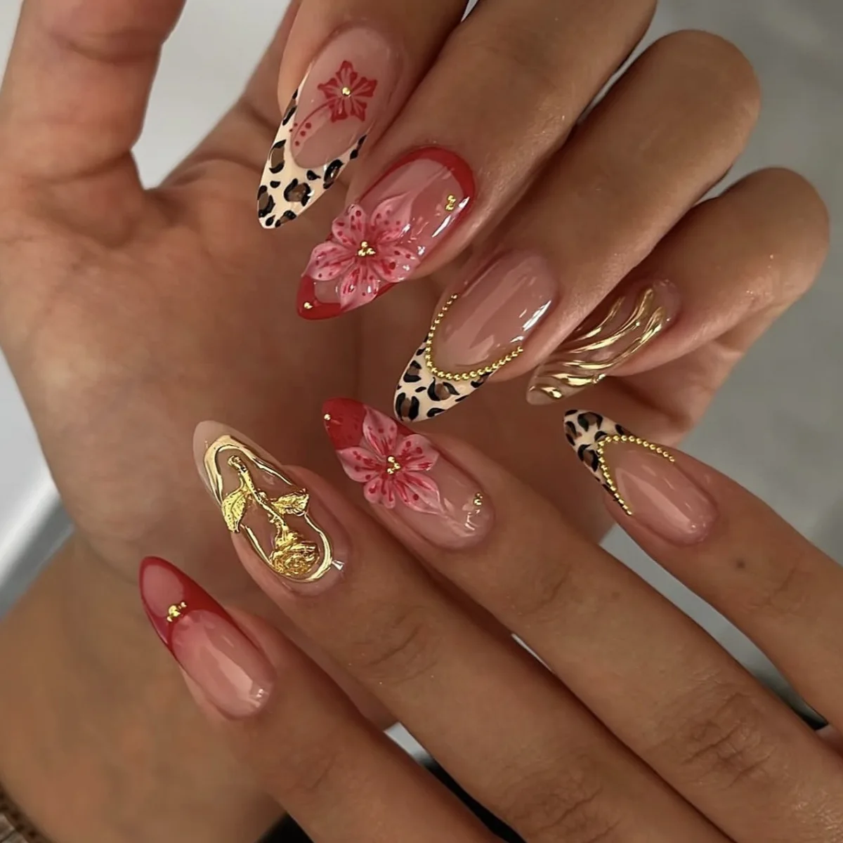 2 boxes of 48 piece wearable nails, medium almond shaped fashionable leopard print flower border chain rose decoration fake nails