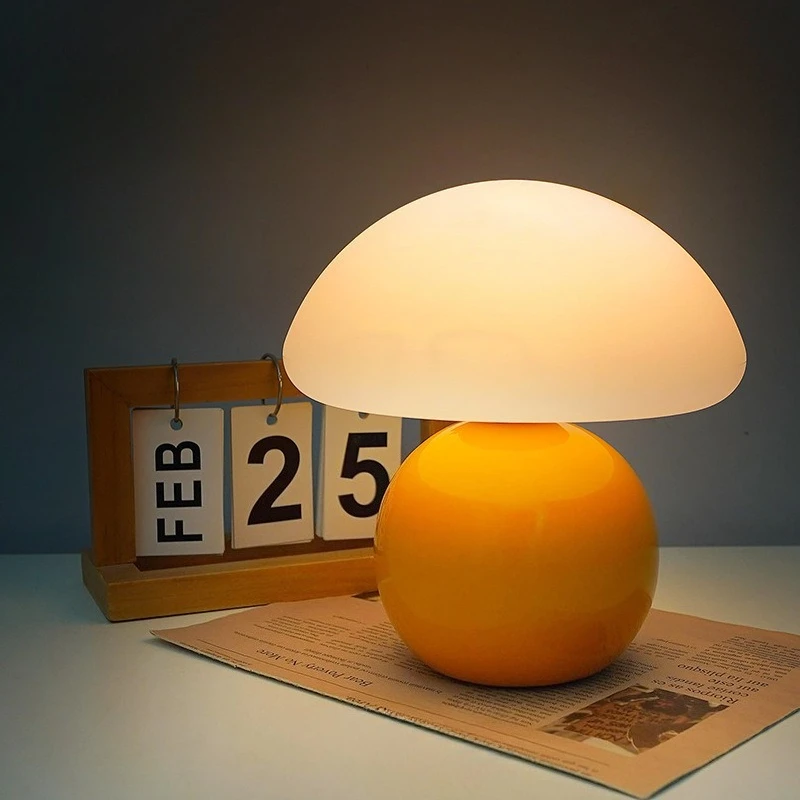 

Advanced Light Luxury Vintage Glass Atmosphere Night Light Bedroom Bedhead Personalized Mushroom Atmosphere Desk Lamp