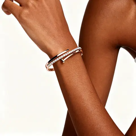 Daisini Bracelet en forme d'ongle orné de cristal de qualité supérieure de Swarovski pour femme plaqué or 18 carats cadeau de vacances pour couple