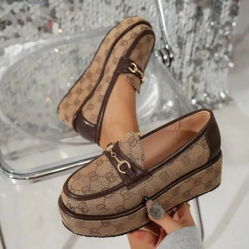 

Подошва для маффинов, низкий каблук с одной педалью ( меньше 3 см), одинарная обувь с круглой головкой, резиновый средний рот, низкий верх