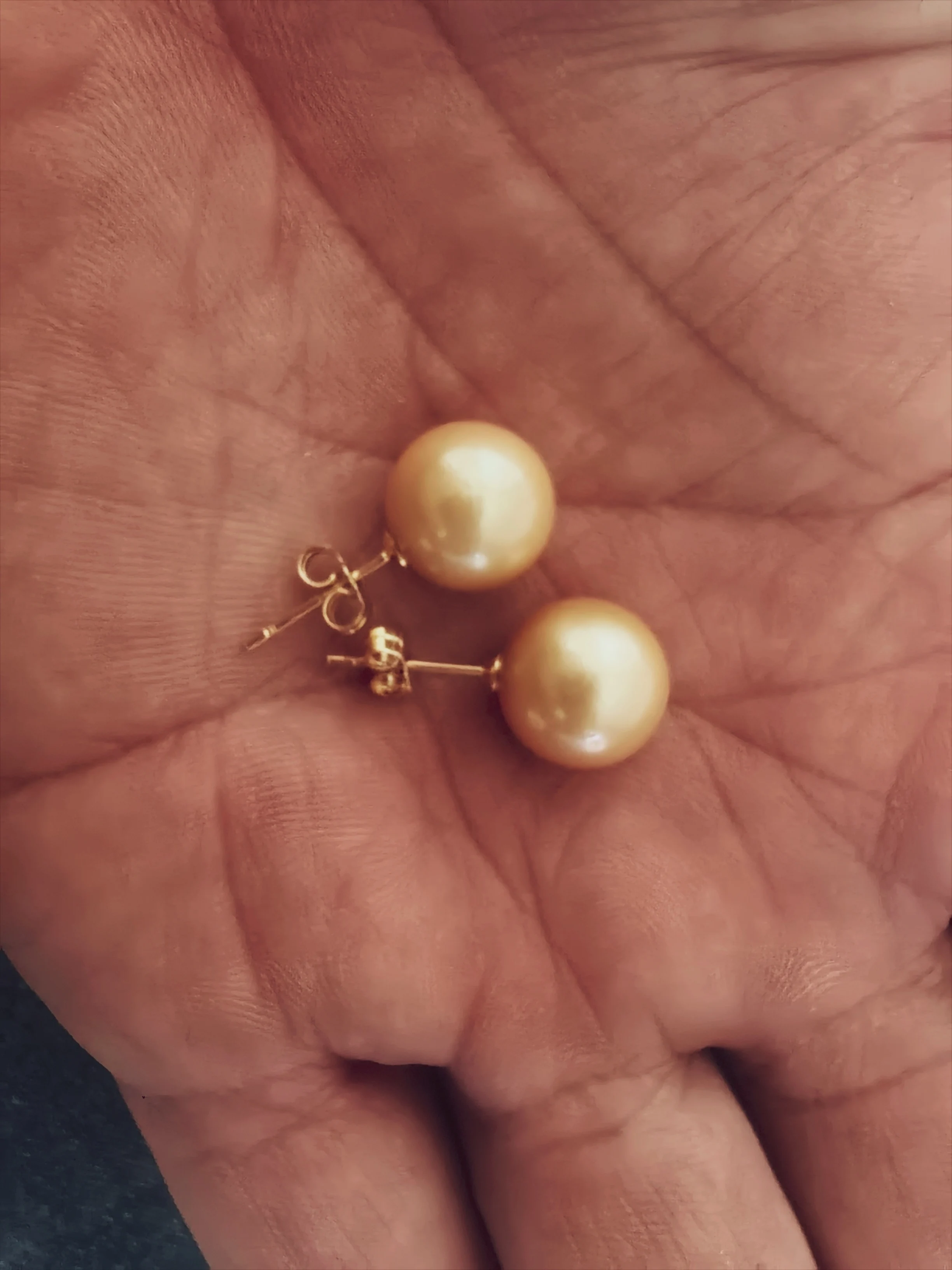 huge Authentic masterpieces  seawater south sea gold pearl AAA 9-8MM round strong  pearl earrings 14k gold