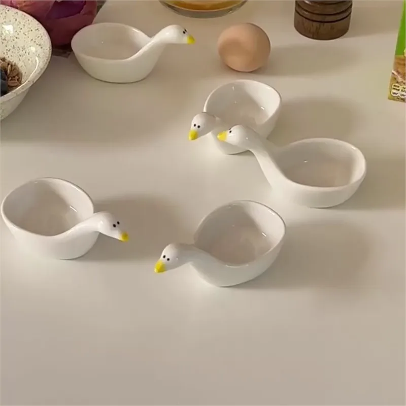 Lovely Mini Goose Style Creative Ceramic Seasoning Dish Household Egg Holder Stray Home Decoration Egg Rack Cup Egg Tool ZE45