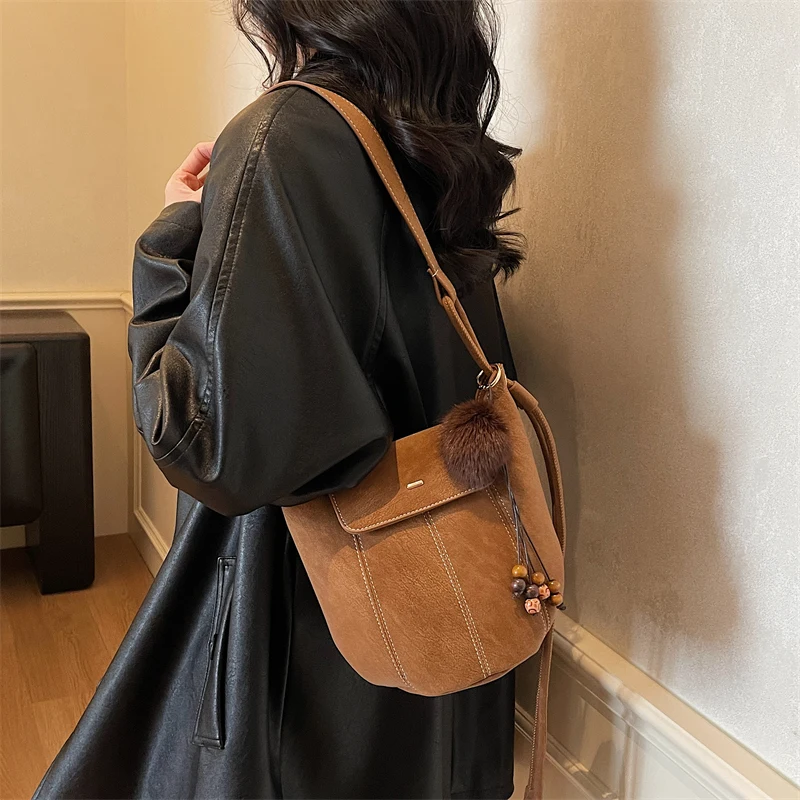 

French-Style Niche Design Pumpkin Bag, High-Value Matte Shoulder Crossbody Bag, 2025 Retro Stylish Small Bucket Bag 8078BSD