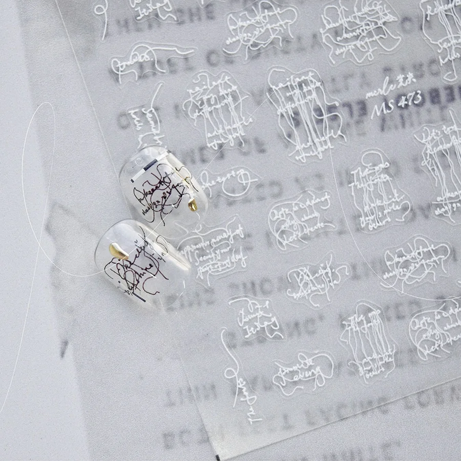 1ชิ้นสติกเกอร์ติดเล็บผ้าตัวอักษร5D ที่มีคุณภาพสูงลายนูนสีดำและสีขาวสติกเกอร์ศิลปะเล็บบางและเหนียว