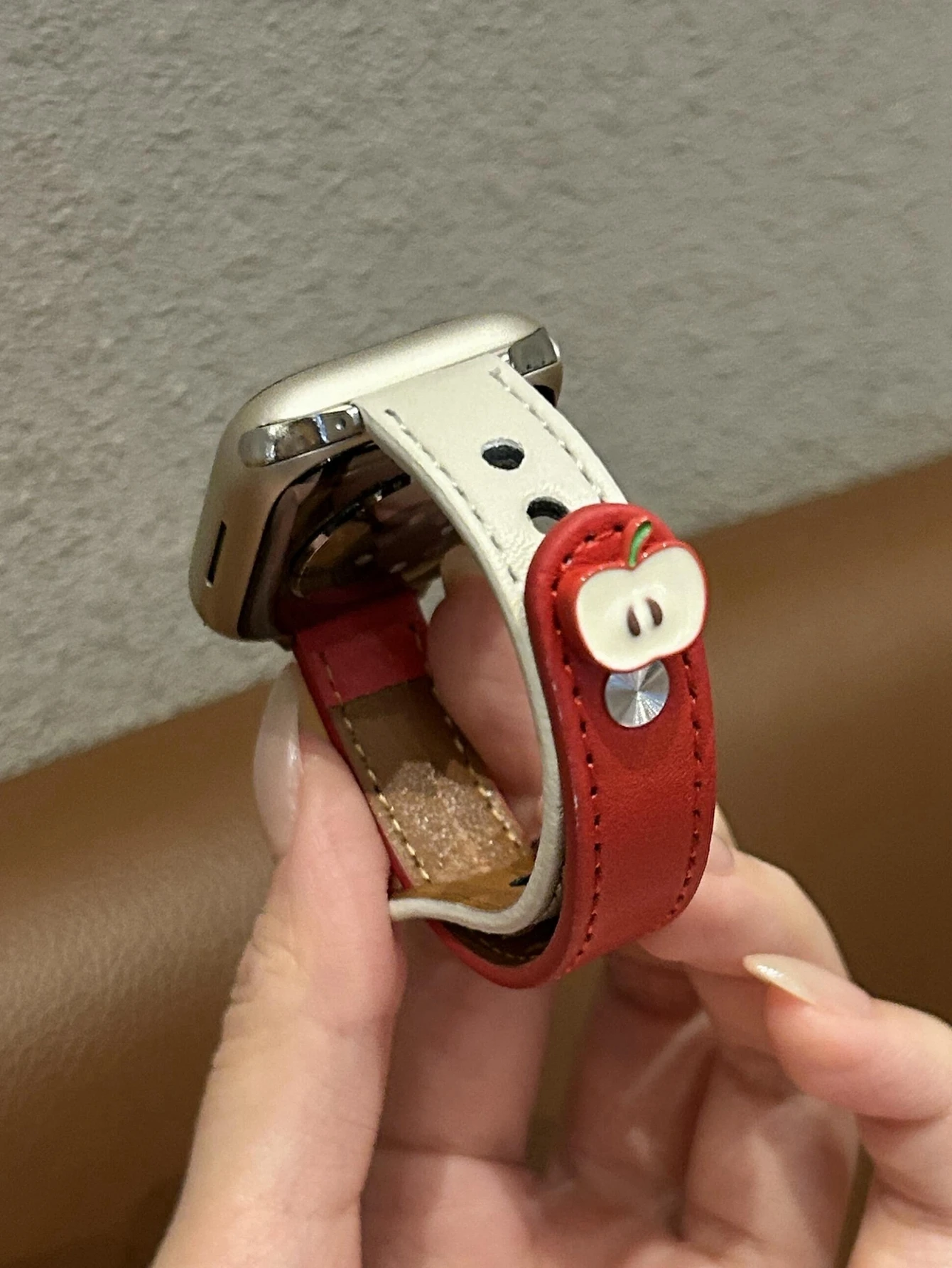 Fashion hot selling women rivet Leather loop Correa For Apple Watch band Cute 38mm 40mm 41mm 42mm 44mm 45mm 46mm 49mm Strap