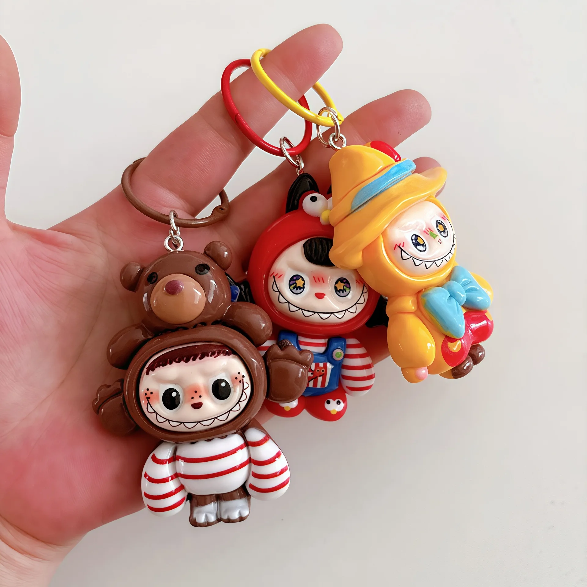 Niedliche und super Cartoon-Blindbox-Puppen, Schlüsselanhänger, Anhänger, Taschen, Anhänger und Accessoires