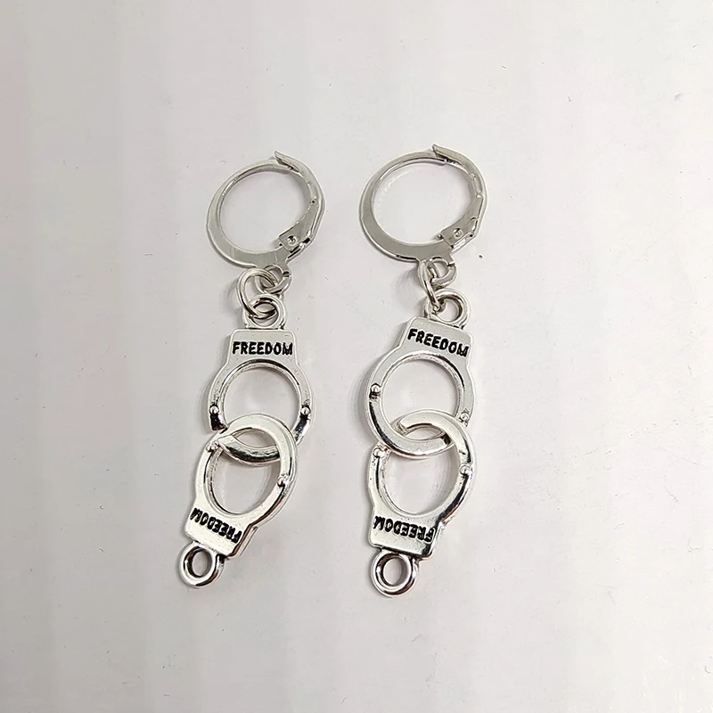 Punk cheap alloy handcuffs pendant earrings creative jewelry jewelry women simple fashion cool wholesale