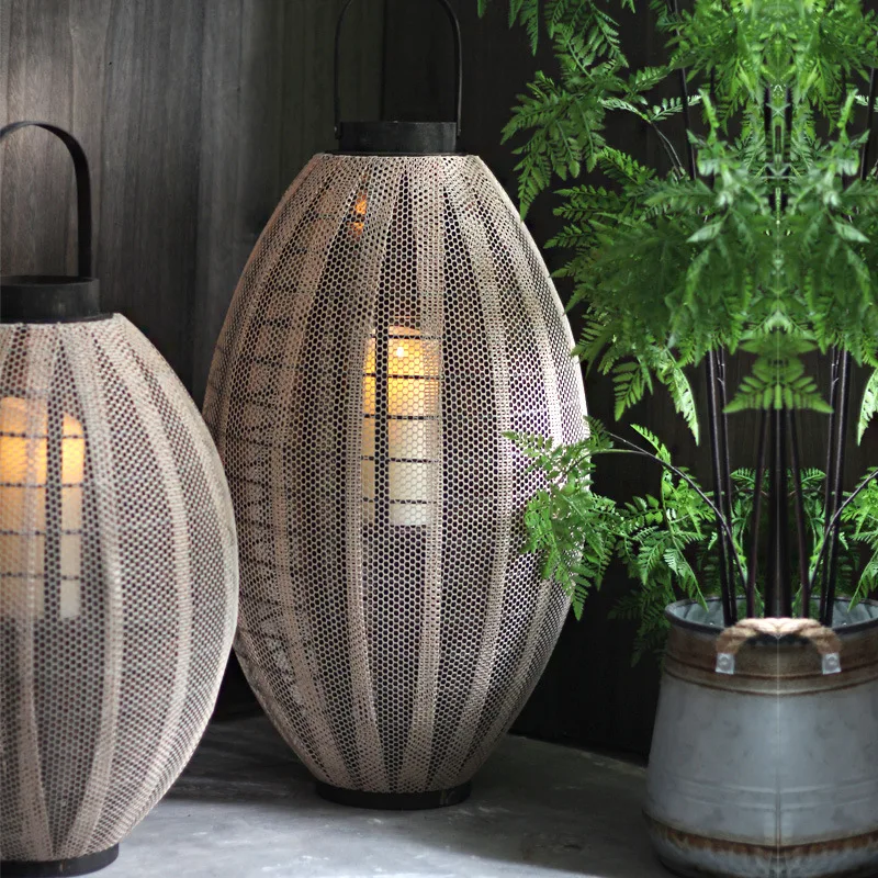 Lampada a vento nordica dal pavimento al soffitto, candeliere in tessuto di legno, lanterna, ufficio vendite, negozio B & B, cortile del giardino dell'hotel