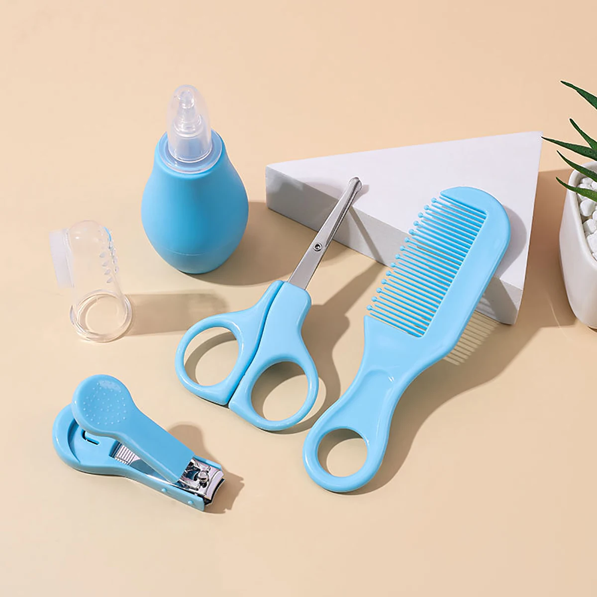 Toothbrush safety scissors Nail clippers small comb 5-piece baby cleaning set Baby nose inhaler Finger