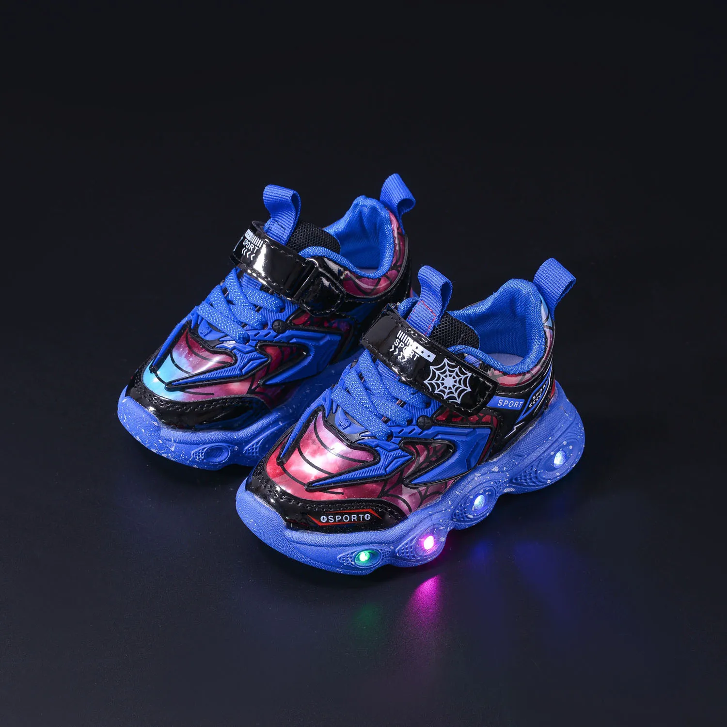 Disney-Children's Spider-Man Sneakers com luz LED, malha sapatos, respirável, desenhos animados, casual, esporte, meninos, meninas, moda