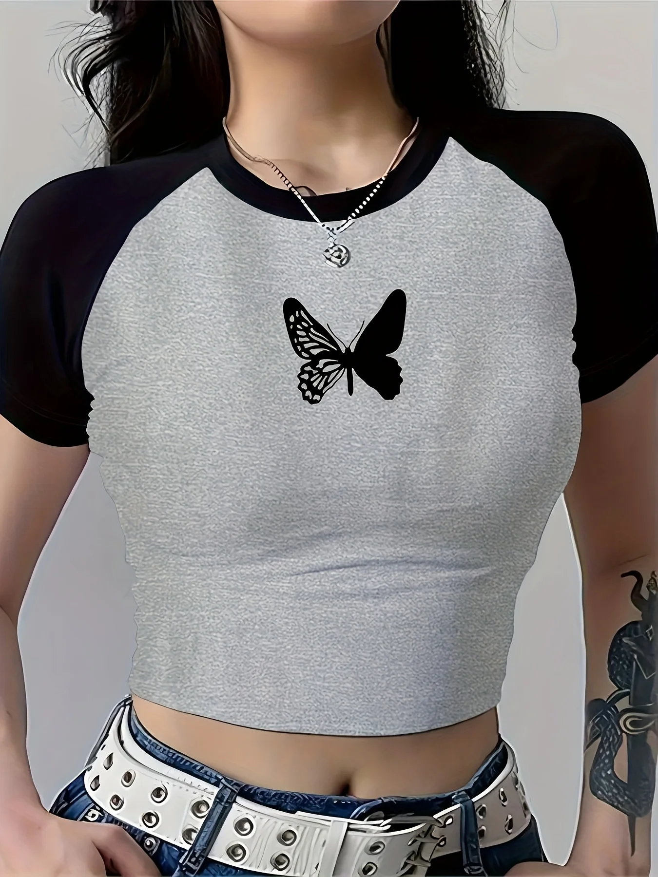 Butterfly Print Cropped T-shirt Women'S Graphic Design Crop Top T-Shirt Y2K Style Short Sleeve Casual Summer Top Tee Fashion