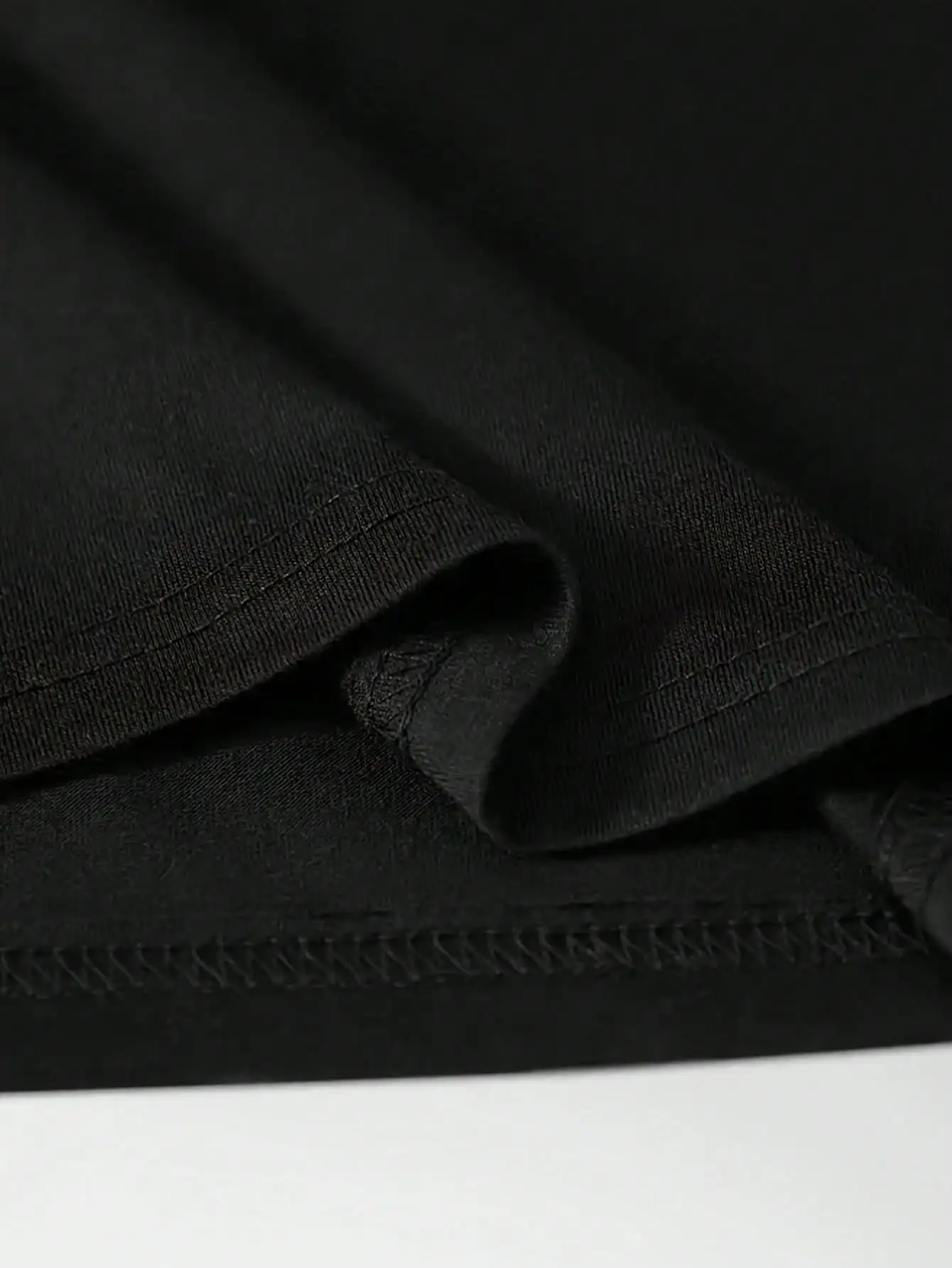 黒の背景にカミンズのロゴ ヘビーウェイト オーバーサイズ メンズ T シャツ - 究極の快適さ、