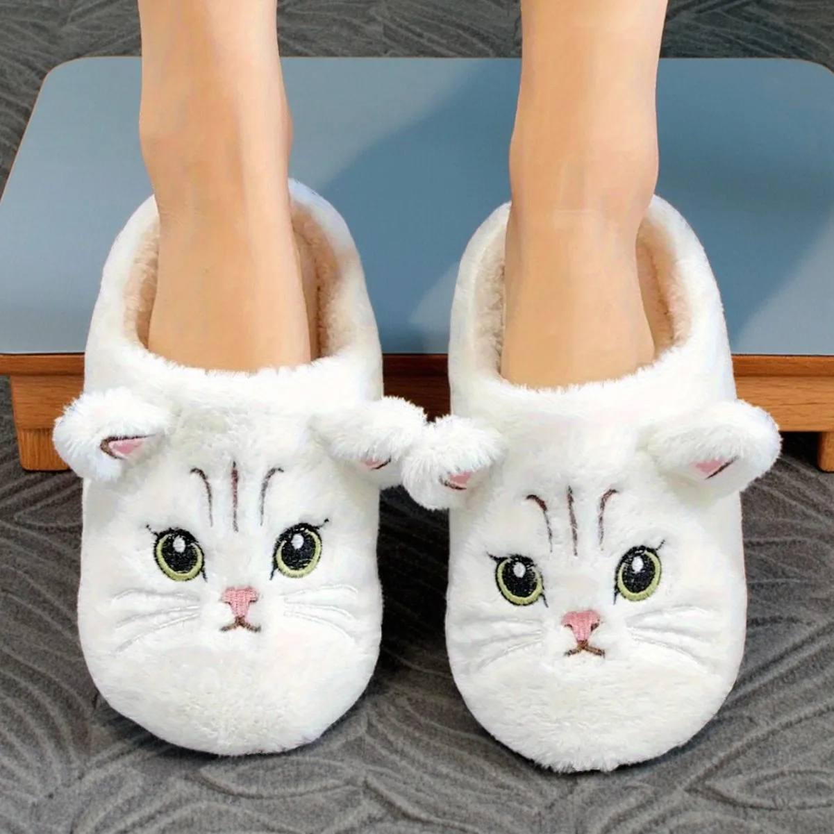 

Ship in 24 hours white cuddle kitty slippers woman indoor fuzzy shoes 46-47 warm cat lovers slipper women funny animal slipper