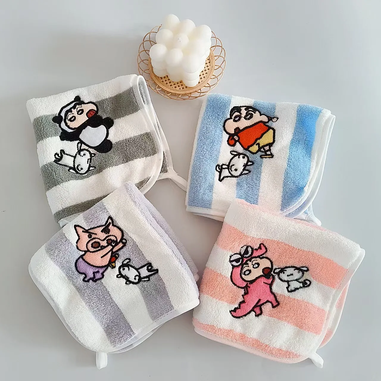 

New Cute Crayon Shin-chan Plush Hand Towel Cartoon Square Hands Towels Household Kitchen Bathroom Children Absorbent Towel Gift