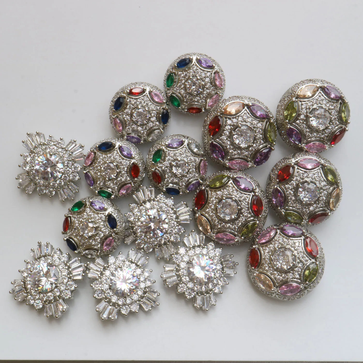 5pc/lot Shining crystal flower buttons Cubic zirconia button for shirt Decorative CZ sewing buttons for cashmere Knit cardigan