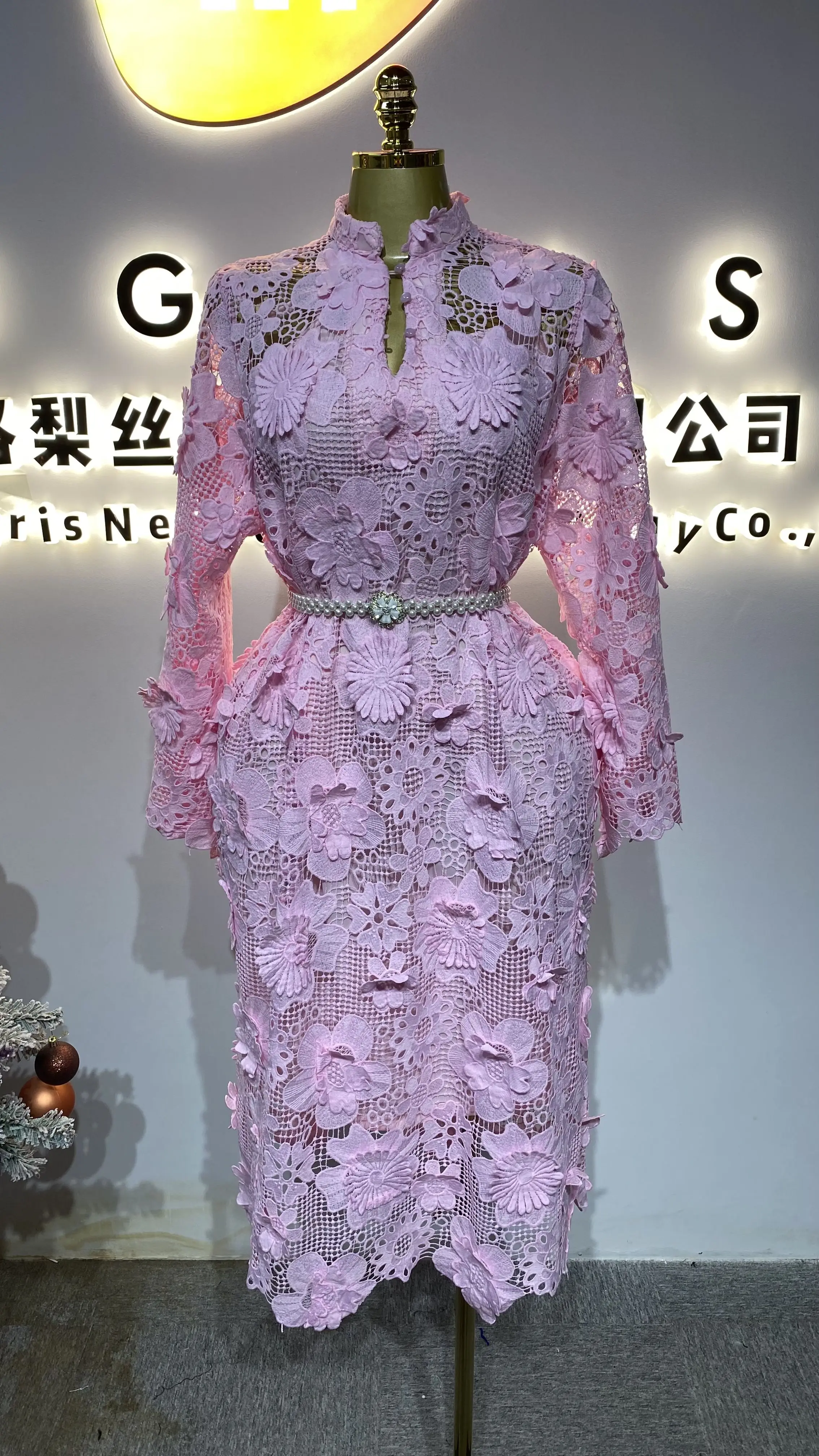 

High-quality two-piece top and dress embroidered fabric ball gown-GZXX308