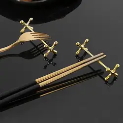 Chopsticks Rest Chopsticks Holder Plum Shape Frame Kitchen Gadget Alloy Material