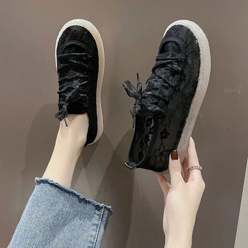 Cute Round Toe Woman Footwear Mesh Breathable Flat Kawaii Shoes for Women New Arrival 2024 Walking Light Original Y2k Fashion A