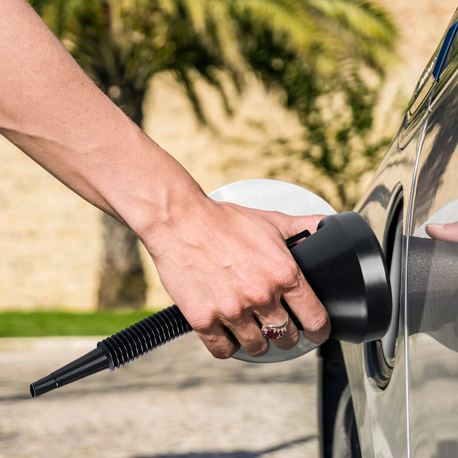 

2Pcs Oil Funnel Set Flexible Long Mouth Plastic Engine Fuel Fluid Automotive Transmission Filling Tool