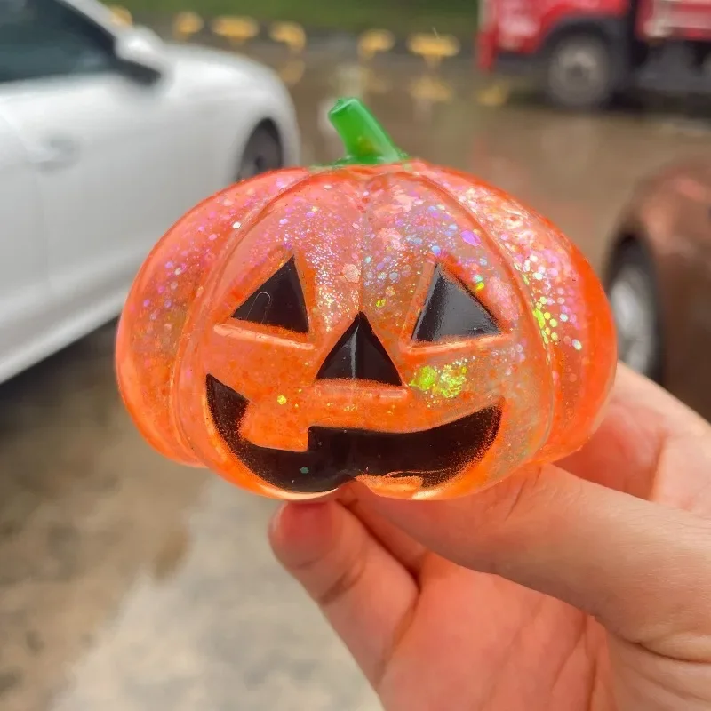Halloween-Kürbis Maltose-Stressball, Quetschspielzeug, Weicher Stressball mit Langsamer Rückfederung, Fidget-Spielzeug zur Stresslinderung, Lustiges Geschenk für Erwachsene – Detail 7