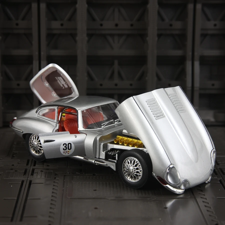 Simulación 1:24 Jaguar E-Type supercoche de aleación modelo girando sonido y luz decoración de coche regalo de cumpleaños