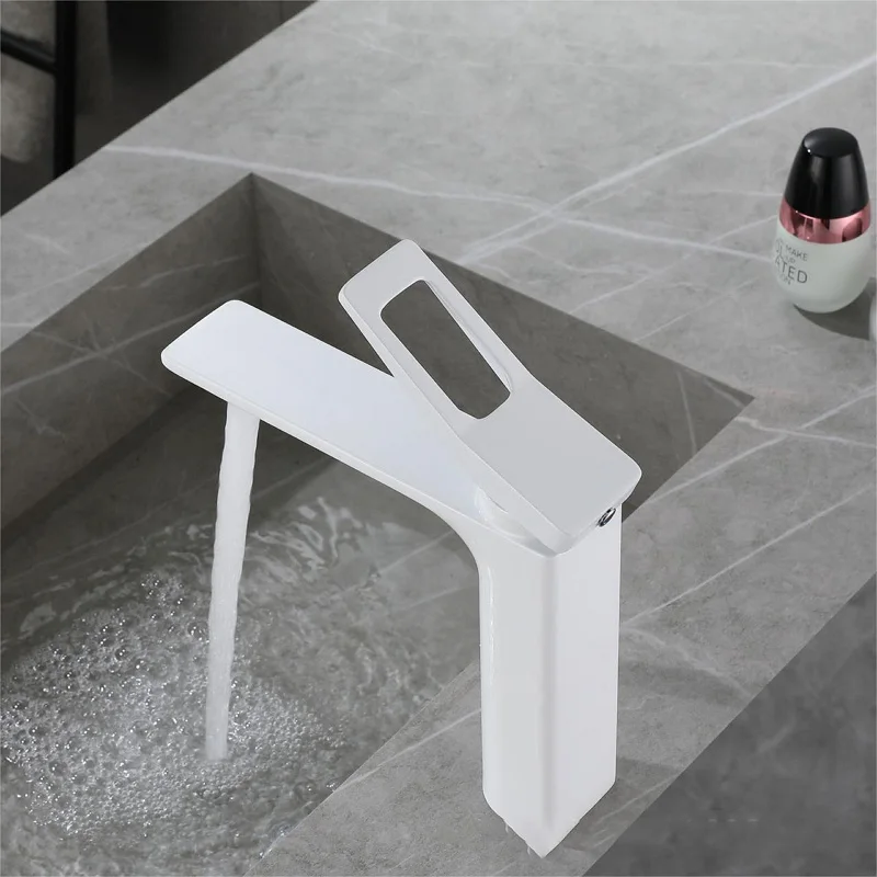 Bathroom Basin Faucet Brass Washbasin Tap Single Handle One Hole Sink Tap Hot and Cold Water Mixer for Sink/ Vanity/RV/Lavatory