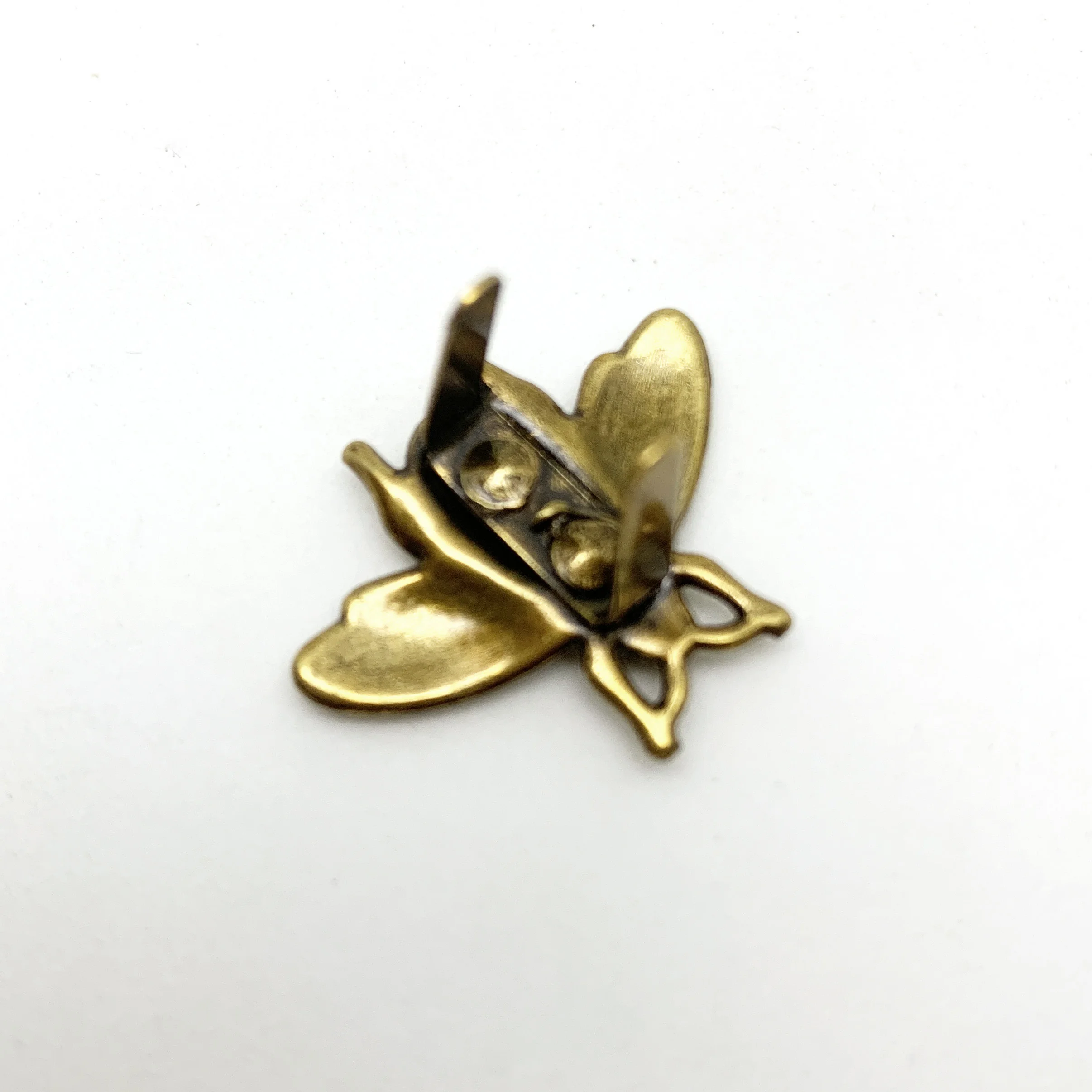 4pcs Metal Bee buttons Stud Rivet Spike Antique Gold fashion Screw for Leather craft Bags Shoes DIY Sewing Accessories Decorated