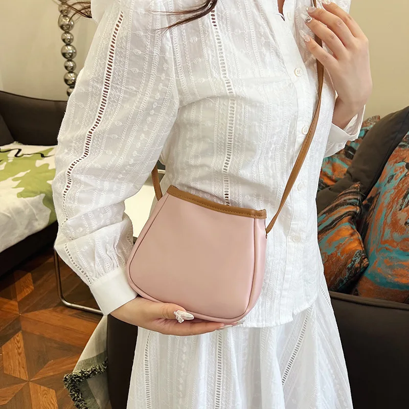 Small Bag with Niche Texture and Contrasting Colors for Women in  Fashionable and Stylish Crossbody Bag Outdoor Small Square Bag