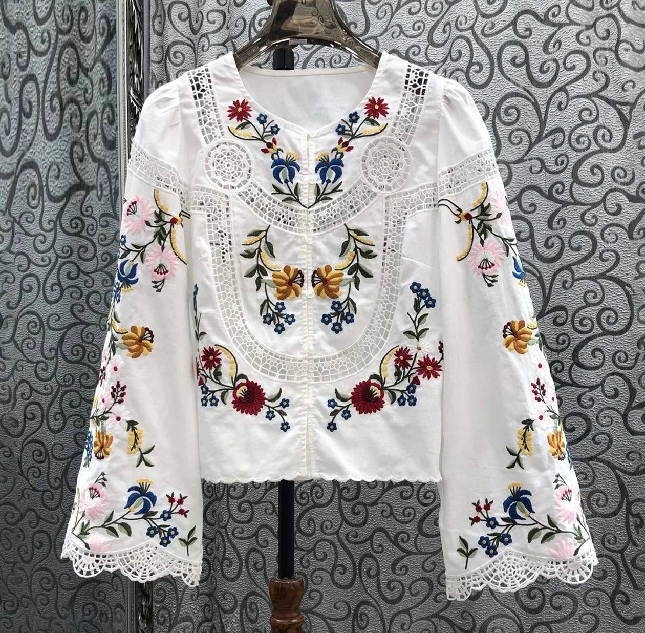 

Top Quality New Blouse Shirts 2025 Autumn Women Colorful Floral Embroidery Long Sleeve Casual Vintage White Blue Linen Shirts