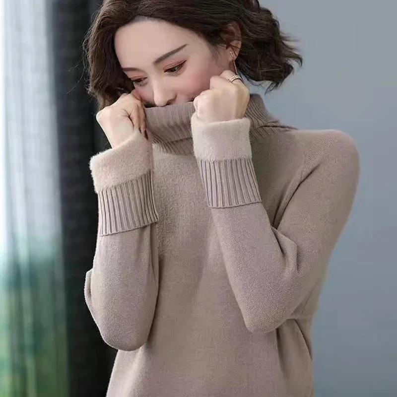 Pull mi-long doublé de velours pour femme, col roulé mince, pull épais, tricots chauds, sourire coréen, hiver