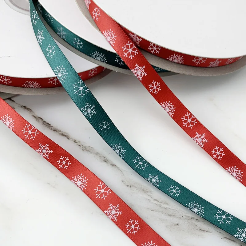 (25yards/50yards)/Roll 10mm Red Green Printed Snowflake Satin Ribbon Christmas Package Gift Ribbons Handmade DIY