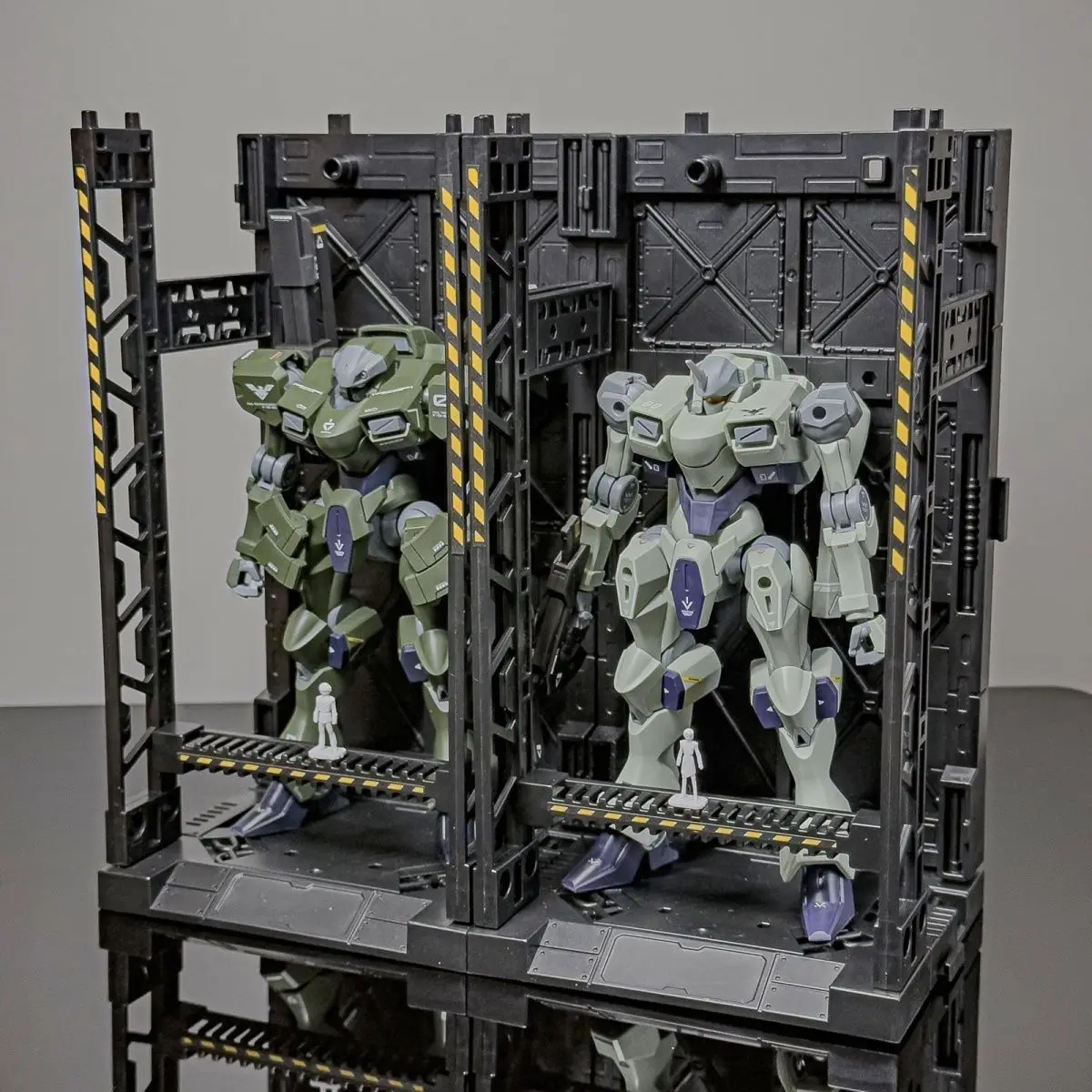 Infinite Connection RG/HG Stand - Transformable Rack for Mecha Model & Other Brand Figure Display