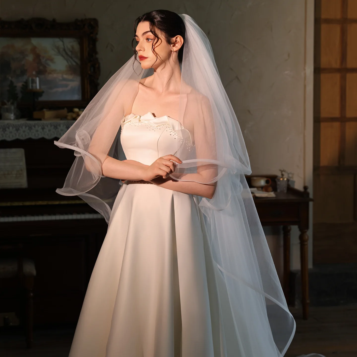 

V531 French-Style Rolled Edge Veil for Brides, Long Double-Layer Wedding Veil with Large Train for Photo Shoots