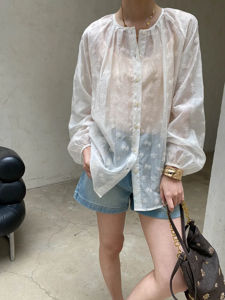 Sommerliche Damen-Casual-Shorts aus Denim in einfarbigem Design mit weitem Bein und A-Linie, figurschmeichelnd und als Hotpants geeignet. – Detail 17
