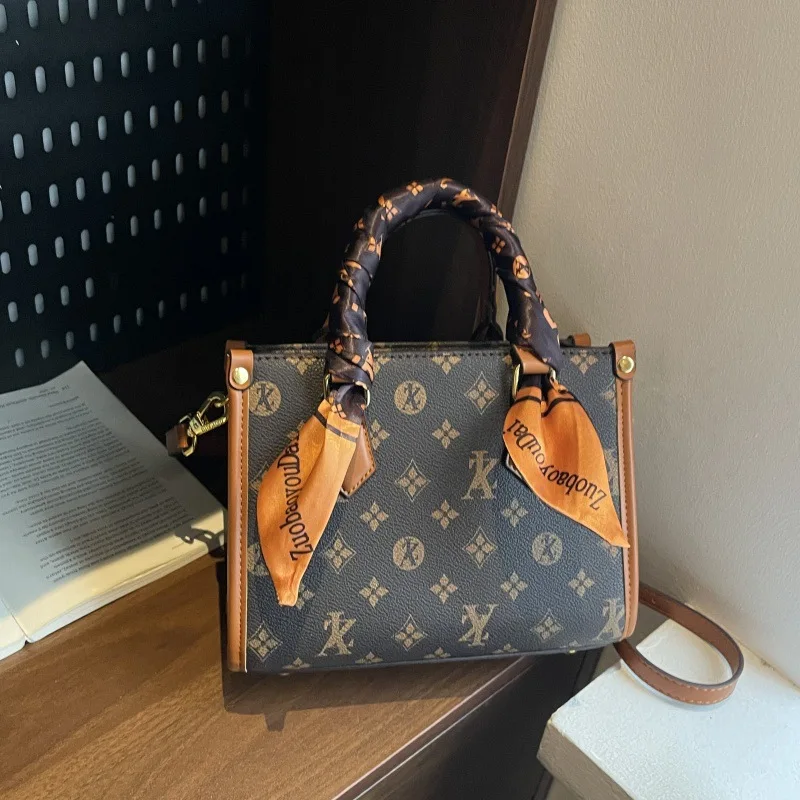 

Korean Retro High-End Commuter Tote Bag for Women - 2026 New Printed Large Capacity Shoulder Crossbody