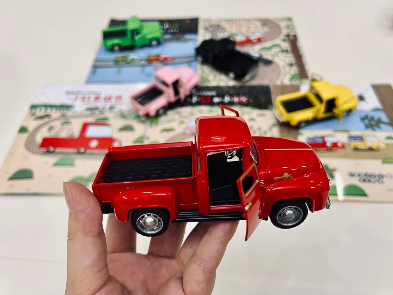 1:32 Retro Klassieke Legering Auto Pickup Model Auto Simulatie Legering spuitgieten Pull-back Auto Speelgoed Verjaardagscadeautjes voor Jongen Kinderen