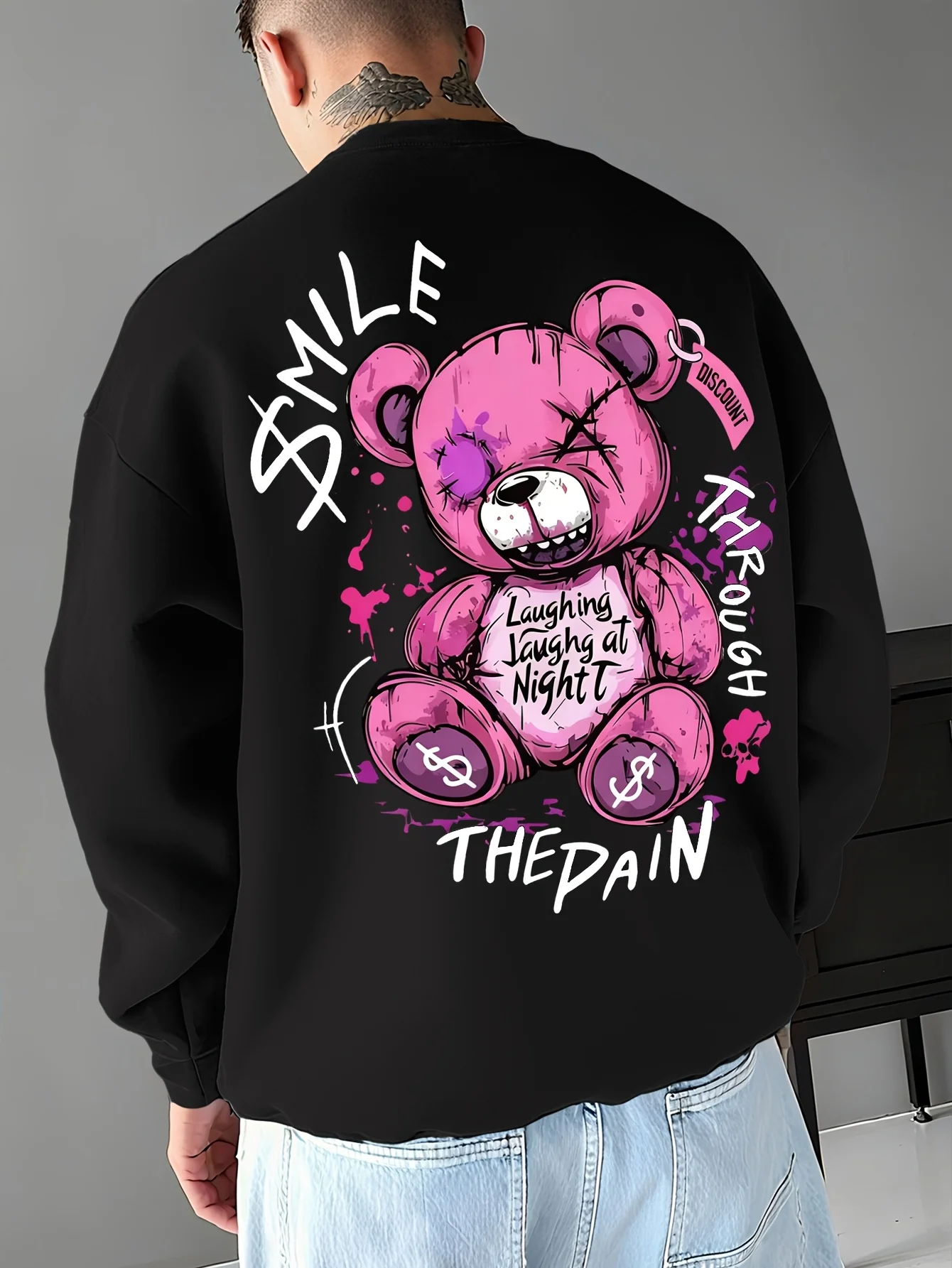 السترة الرجالية الجديدة ذات الرقبة المستديرة لربيع وخريف 2025 هي ملابس شارع غير رسمية وعصرية مع مطبوعات الدب