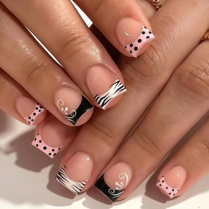 24Pcs Black White Zebra-printed Polka Dot French Style Press On Nails Short Square Shaped False Nails Sweet DIY Manicure Art