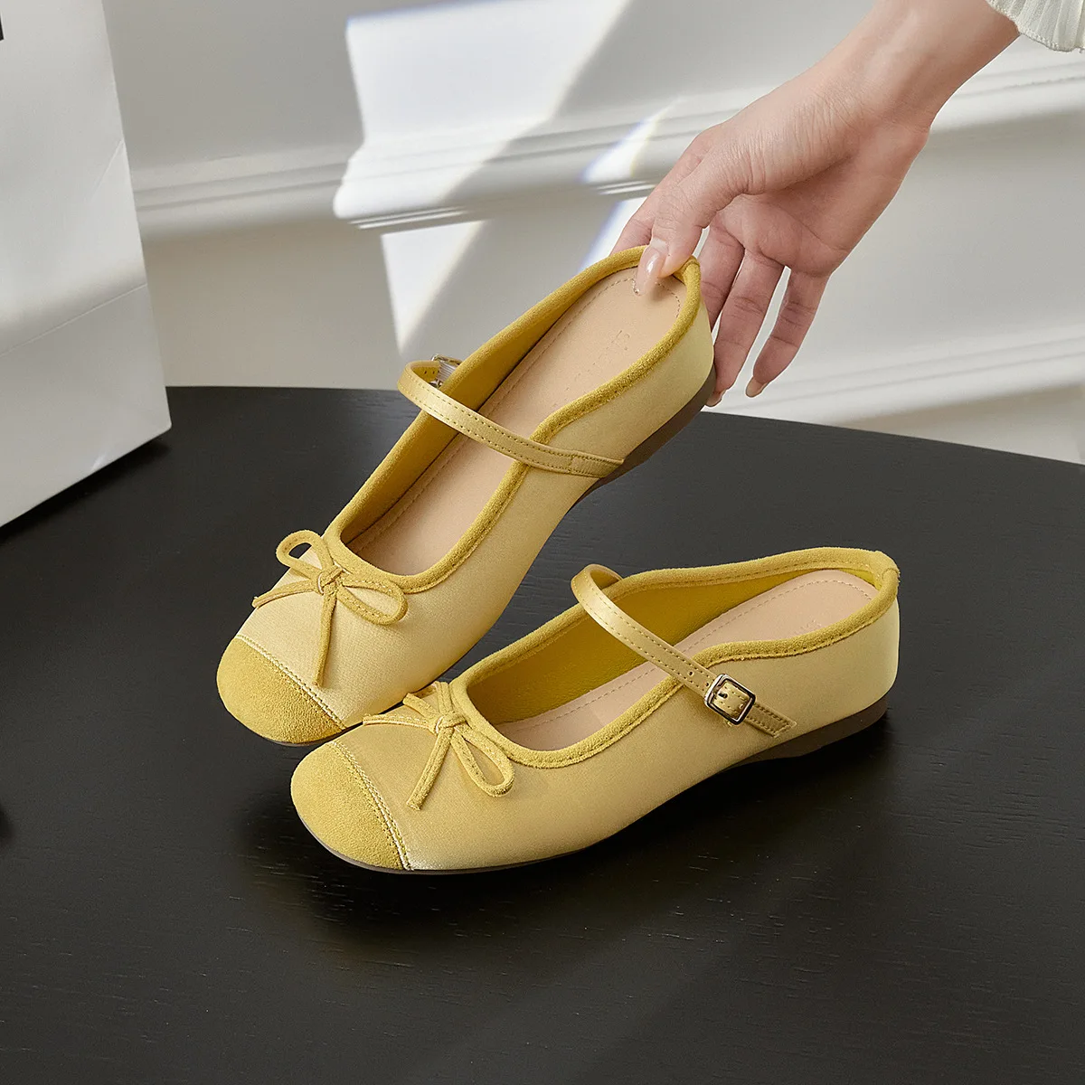 Printemps été 2025 Style conte de fées ballerines hauteur accrue pantoufles femmes vêtements de plein air papillon noeud orteil demi pantoufles