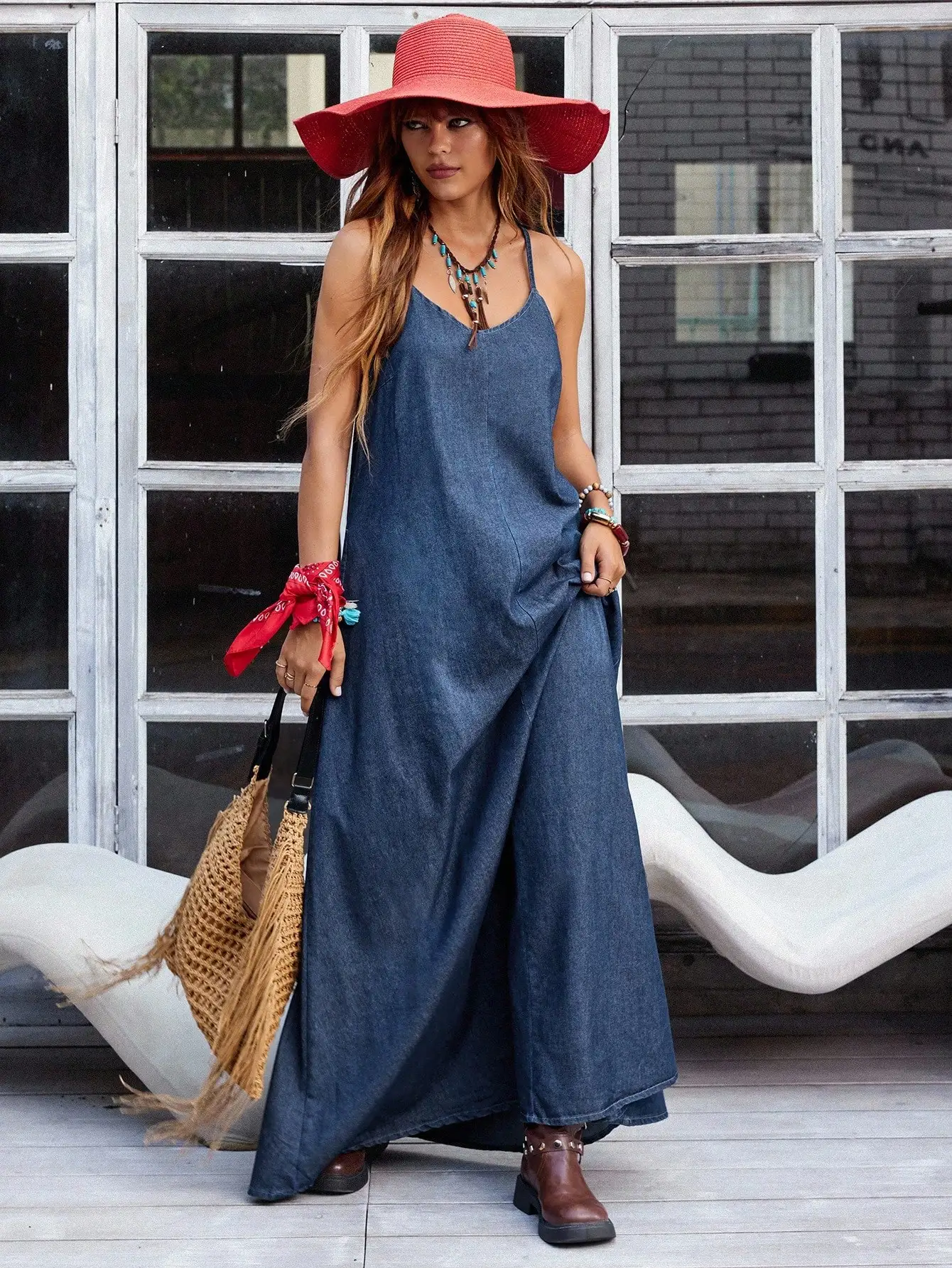 

Летнее однотонное джинсовое платье макси без рукавов в повседневном стиле