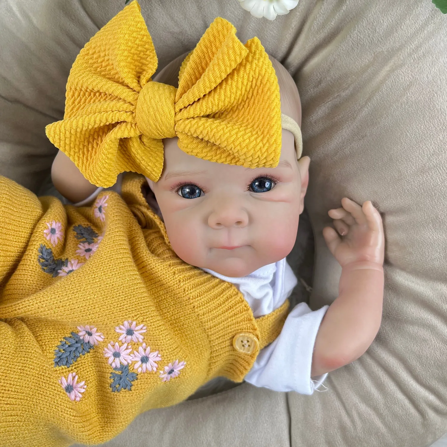 BZDOLL 18-calowa Realistyczna Lalka Reborn z Materiałowym Ciałem 45cm, Tekstura Skóry 3D, Lalka Modowa, Prezent Urodzinowy dla Dziewczynek