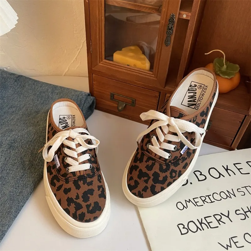 

New Women's Shoes Fashion Canvas Mueller Slippers for Woman Street Style Baotou Sports Casual Shoes Designer Shoes Zapatos Mujer