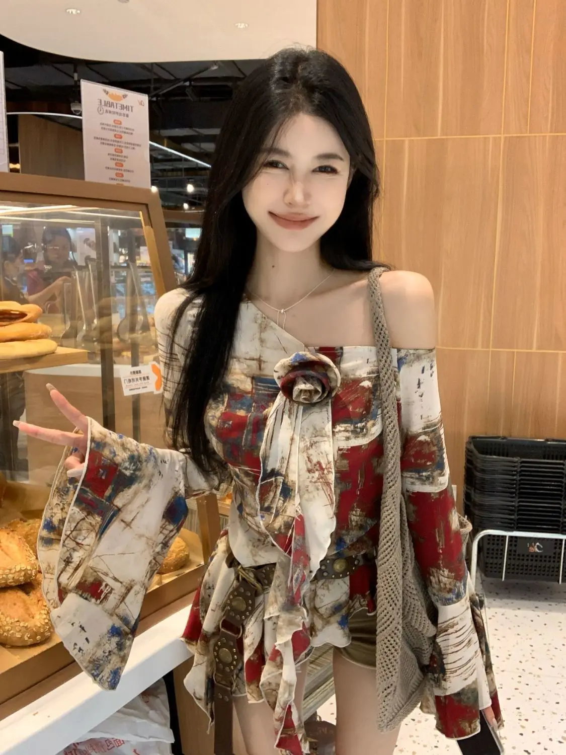 Oil Painting Print Irregular Slanted Shoulder Long Sleeved T-shirt for Women's Autumn Slim Fit Floral Hot Girl Top