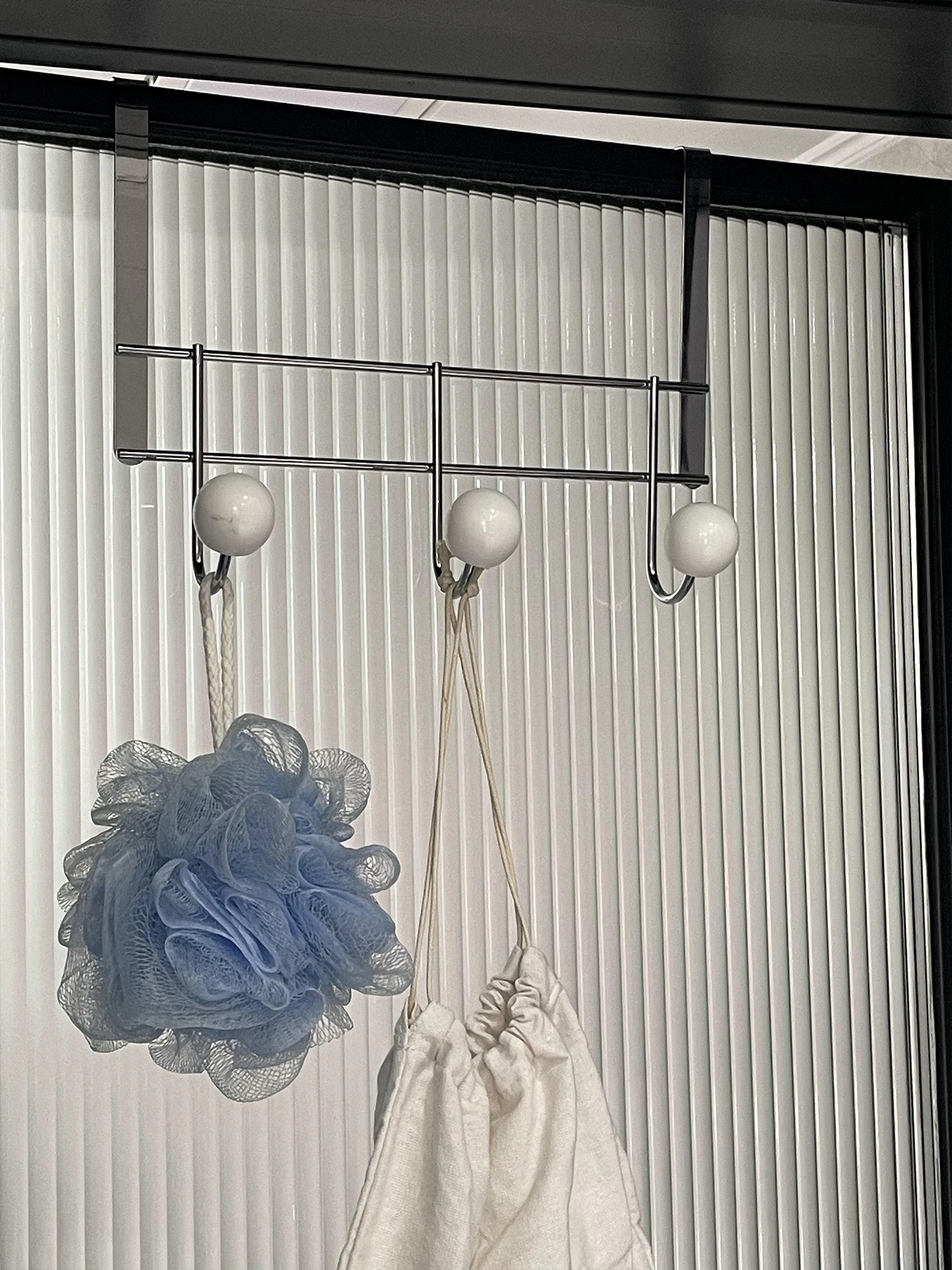 Bathroom, toilet, resin coat hook, non-perforated, door back, ball storage, decorative rack, towel rack