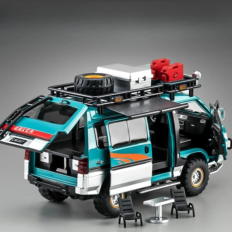 1:24 Delica MPV All Terrain Adventure Van Alloy Metal Diecast Model Car Home Decoration Computer Desktop Ornaments