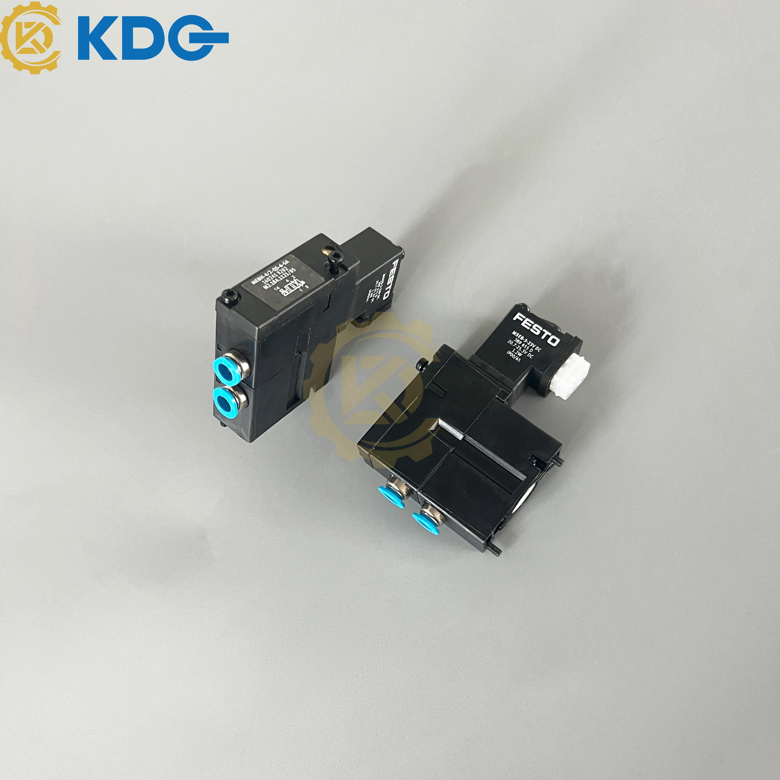 

1 шт. M2.184.1121/02 Электромагнитный клапан Heidelberg MEBH-4-2-QS-6-SA