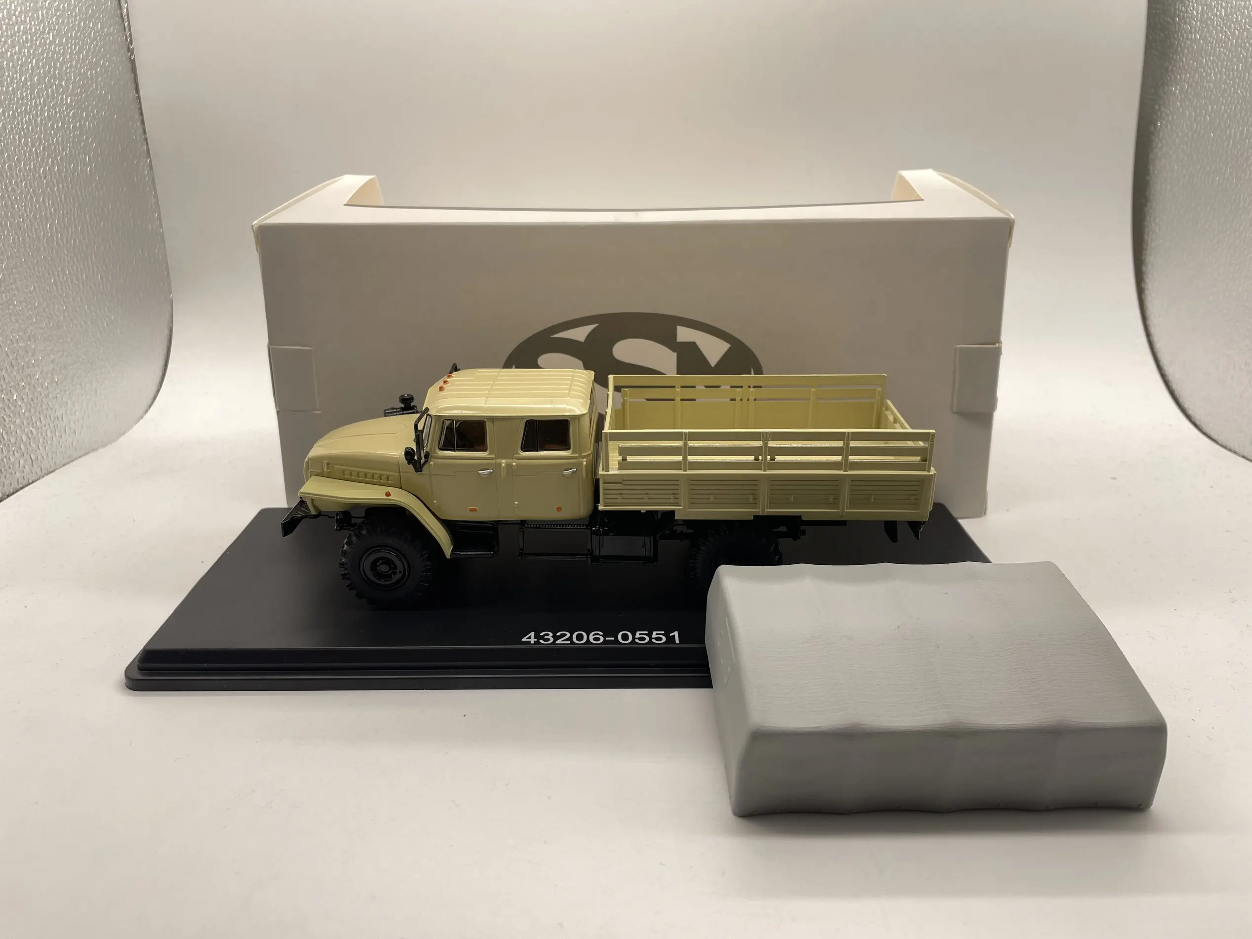 Start Scale Models SSM 1227 1:43 Scale Die-Cast Model Truck 43206-0551