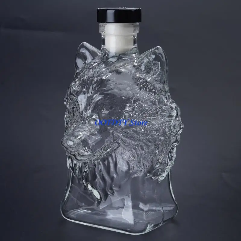 367A Handcarved Wolf Head Bourbon Bottle Animal Design Glass Bottle Wine Decanter