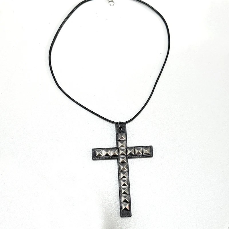 Y2K Schmuck Holzkreuz-Nieten-Anhänger Halsketten für Frauen Coole Goth Hip-Hop Grunge Rock Ästhetik Halskette Accessoires Punk – Detail 4